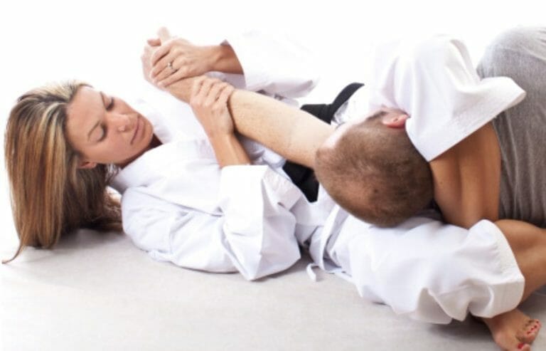 How Women Learning Brazilian Jiu-Jitsu Online Can Benefit From Training